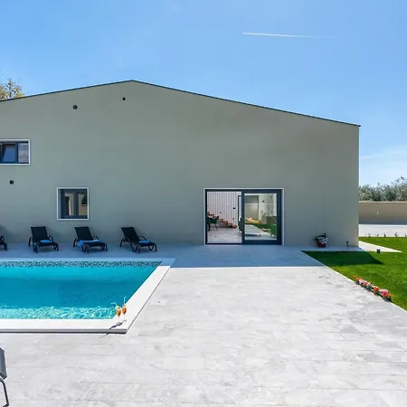 Ulysses -private Pool, Sauna & Jacuzzi Vodnjan