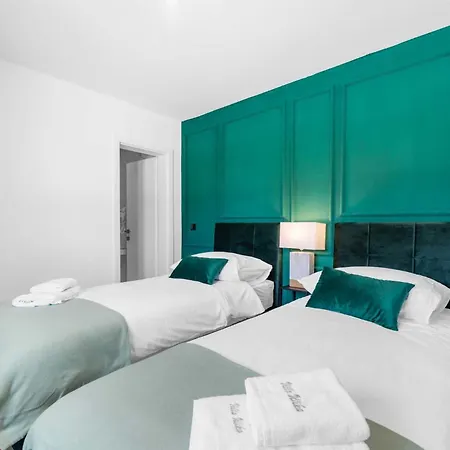 Ulysses -private Pool, Sauna & Jacuzzi Villa *
