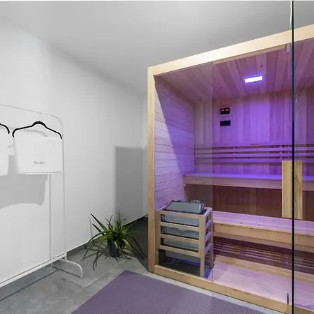 Ulysses -private Pool, Sauna & Jacuzzi Villa