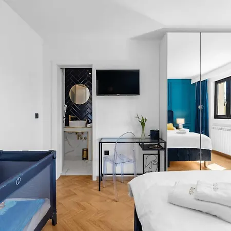 Ulysses -private Pool, Sauna & Jacuzzi Villa *