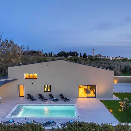 Ulysses -private Pool, Sauna & Jacuzzi